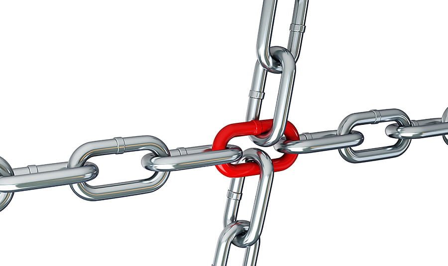 Single Point of Failure depicted by Chain Links